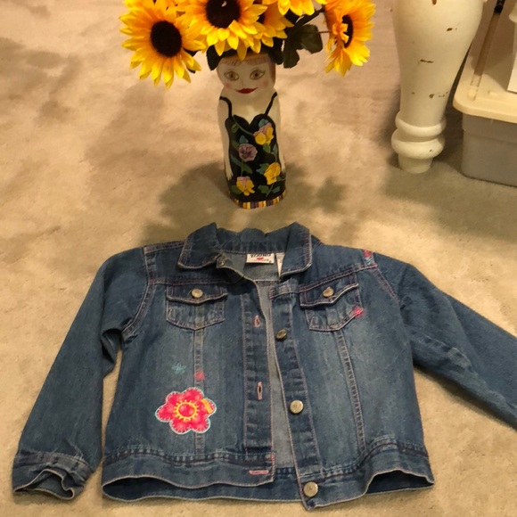 Jean jacket flower power!!  size 5. Too cute!! - Picture 3 of 6